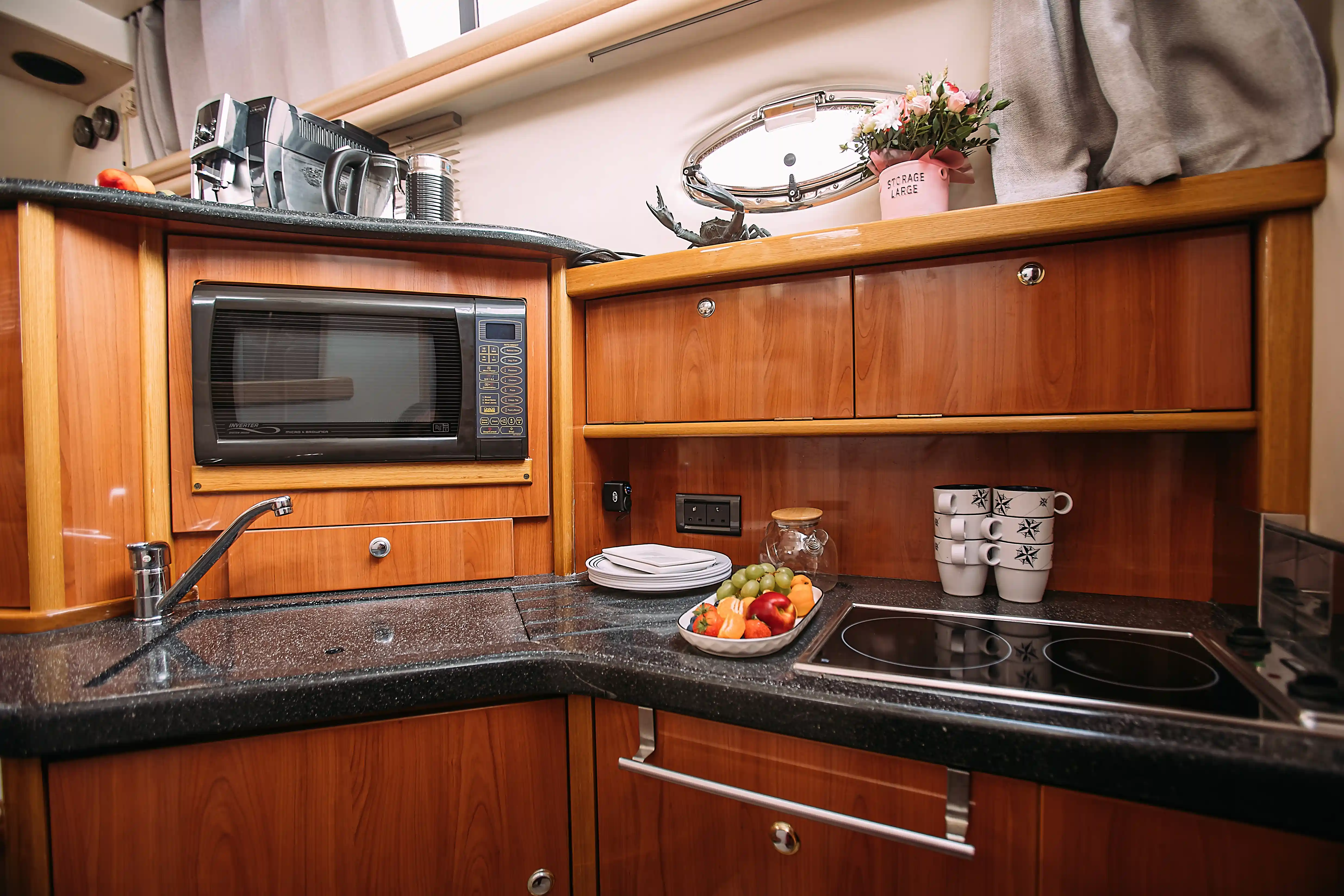 Яхта Sealine 39 AMO image- 26